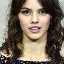 Laura Neiva